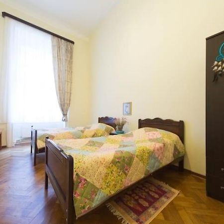 Apartment On Tabidze 3/5 Tbilisi Exterior foto